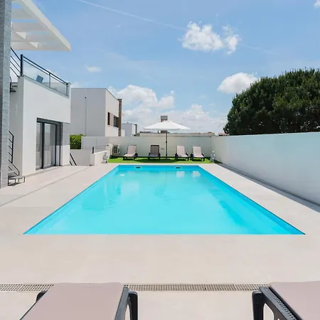 فيلة Azura With Private Pool *
