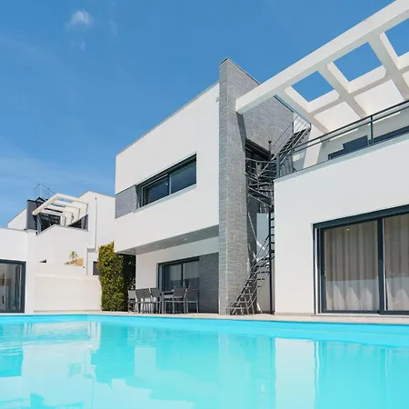 Azura With Private Pool لورينها